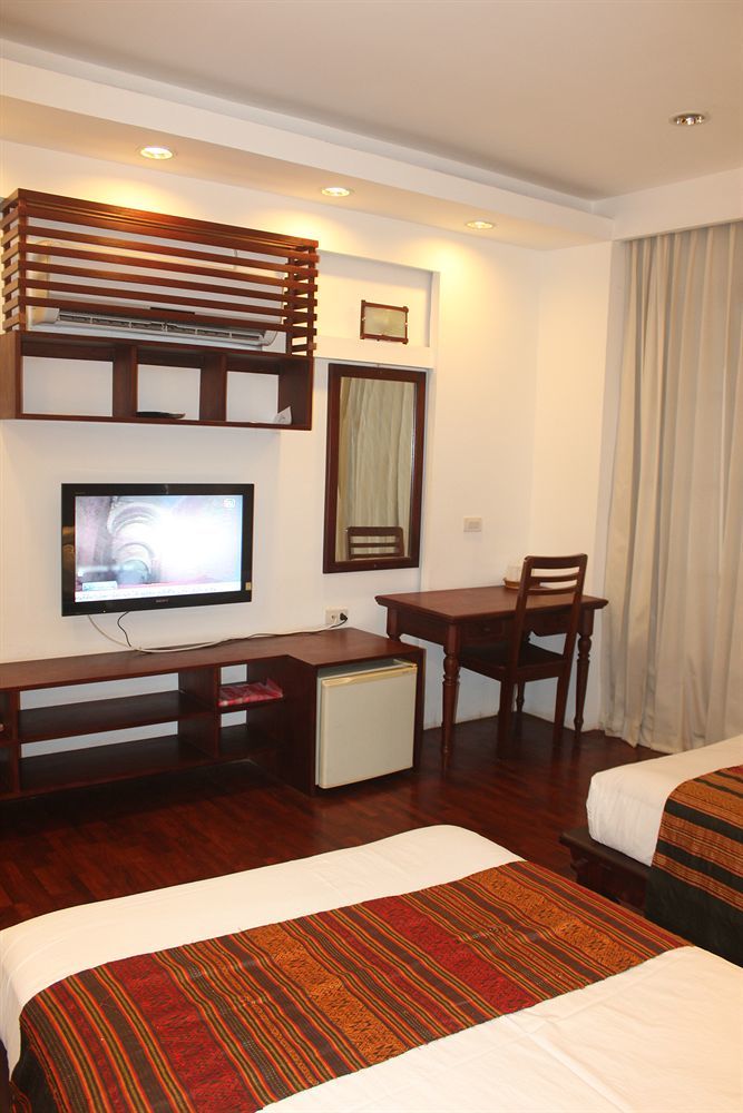 Capital Hotel Луанг Прабанг Екстериор снимка