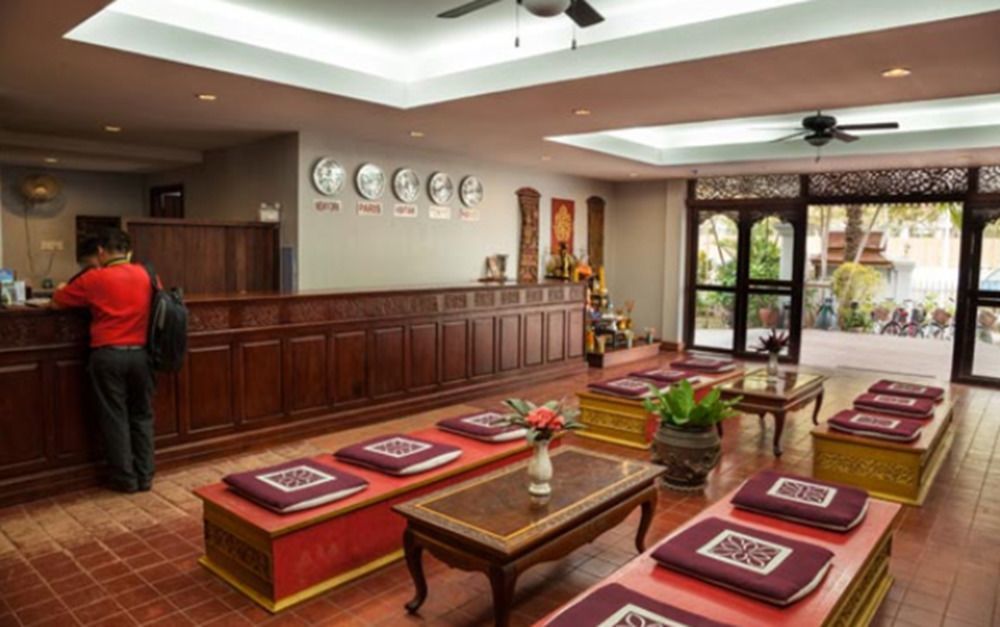 Capital Hotel Луанг Прабанг Екстериор снимка