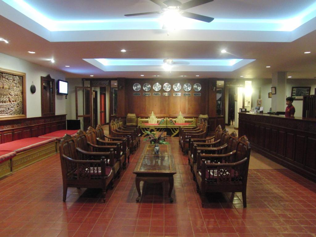 Capital Hotel Луанг Прабанг Екстериор снимка